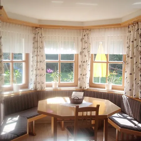 Haus Felsennest 公寓
